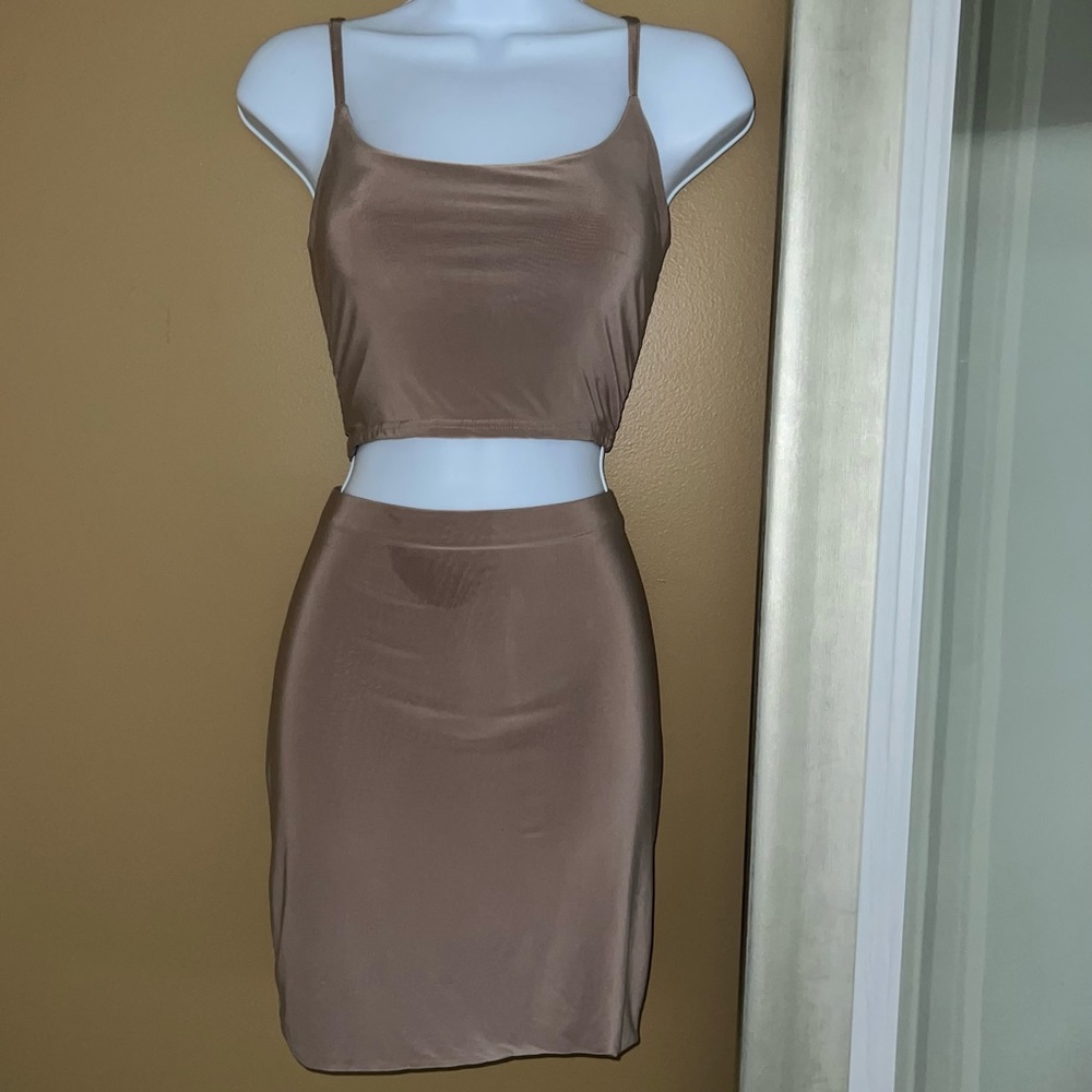 PRETTY LITTLE THING 2 piece second skin cami crop top and skirt - Picture 1 of 1